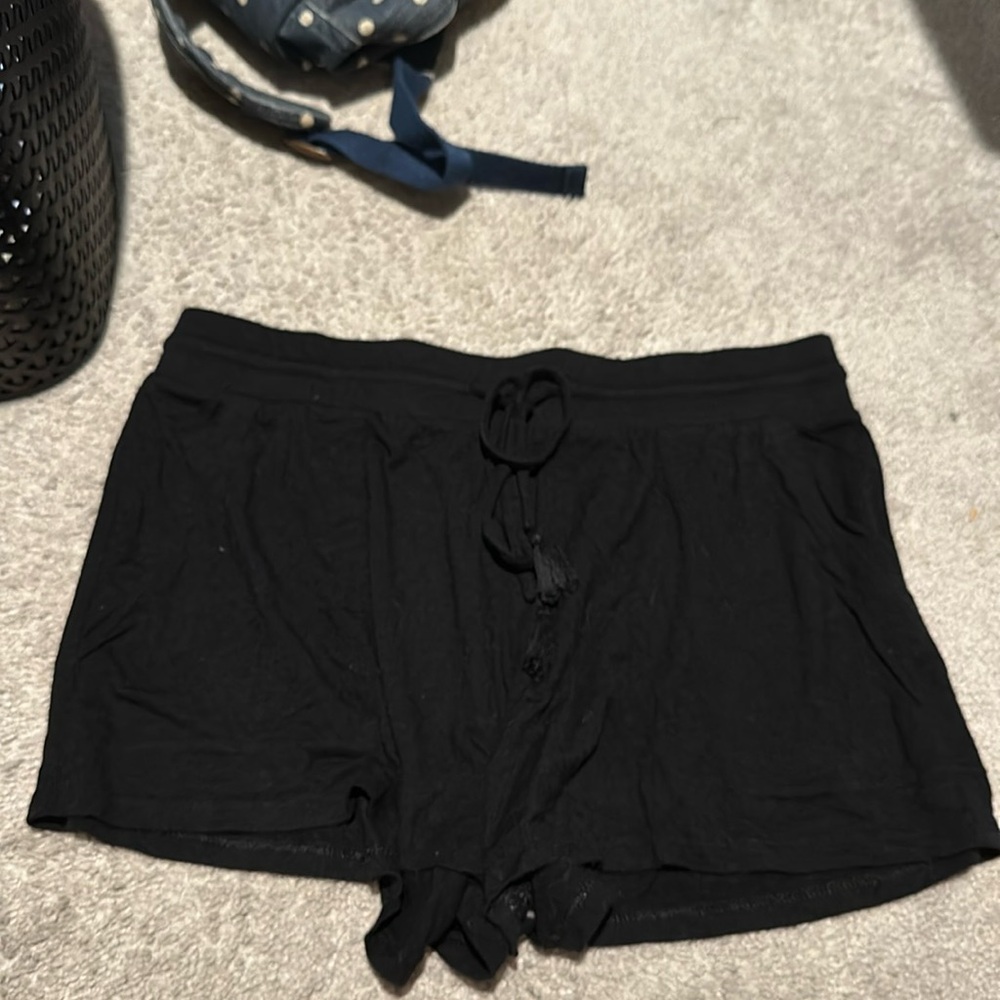 Medium - target - flowy shorts
